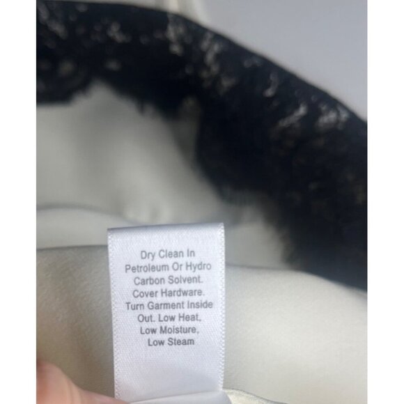 ST. John Silk Lace Blouse NEW Ladies Size 14 Cream Caviar and Black Colors - Picture 8 of 10